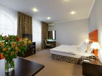 Bontiak Otel